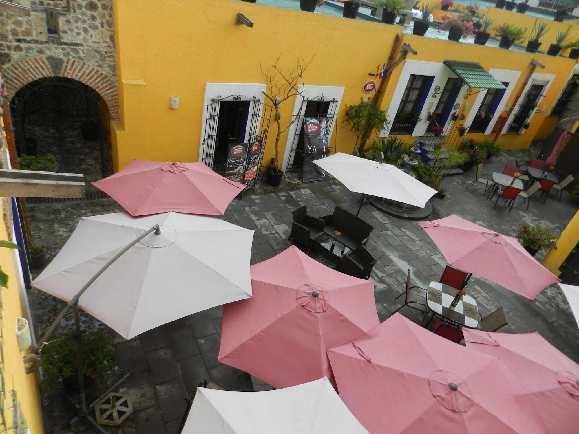 Hotel Collection O Al Otro Lado Del Rio, Puebla Zewnętrze zdjęcie Patio of the Casa de Morelos